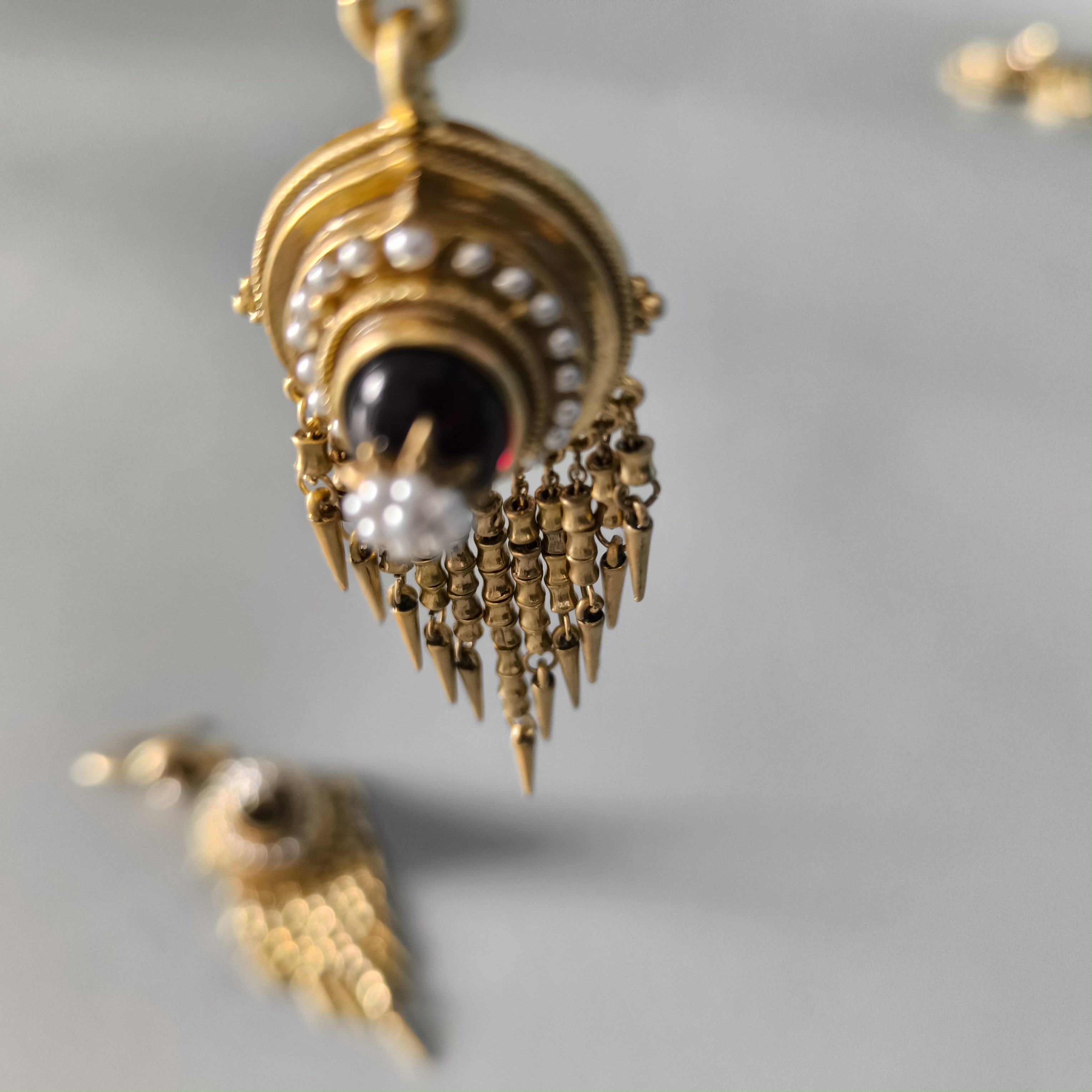 Retro Vintage diamond-set brass earrings 