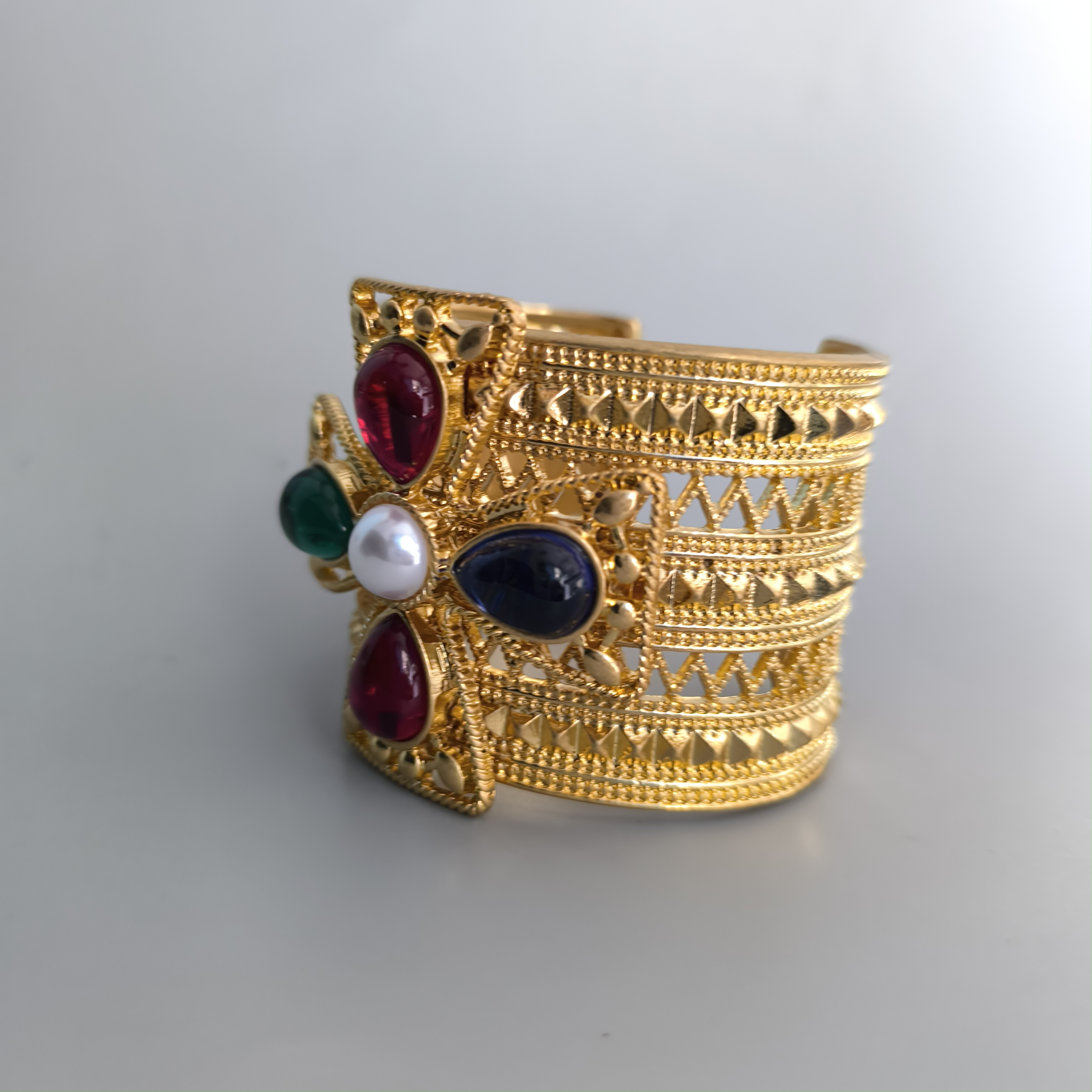 colorful artificial diamonds golden color bracelet bangles